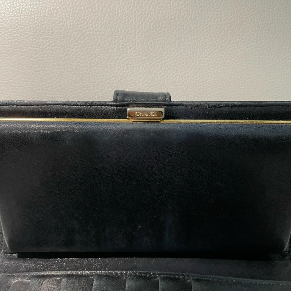 Authentic CHANEL Long Caviar Leather CC Bifold Flap Wallet - Picture 10 of 13